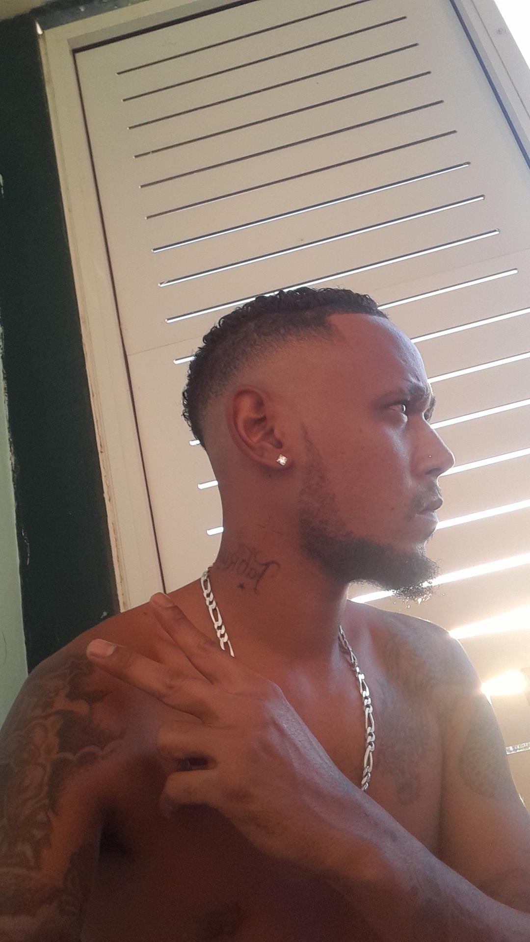 Profil de Roland, 32 ans, Sexe Monaco à Saint-Léonard-de-Noblat
