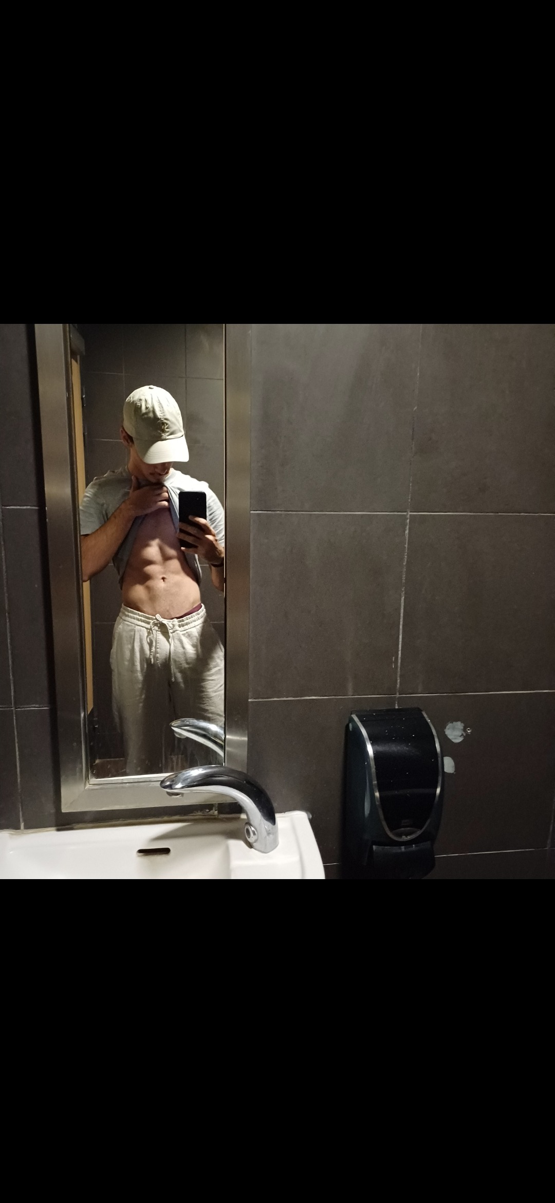 Profil de Olan, 19 ans, Sexe Monaco à Salavre