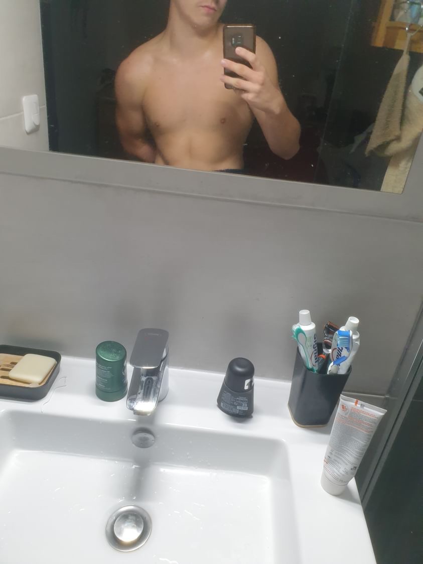 Profil de Jaroslav, 20 ans, Sexe Monaco à Castres