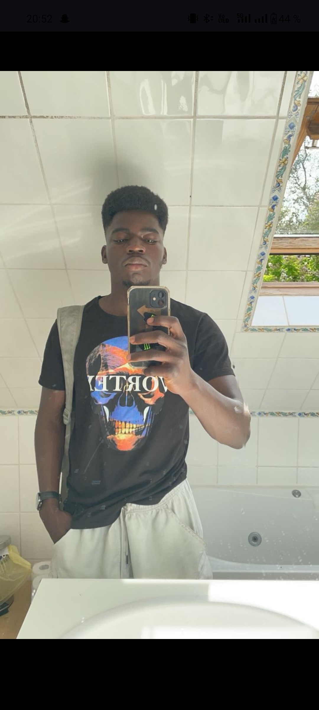 Profil de Edward, 25 ans, Sexe Monaco à Bor-et-Bar