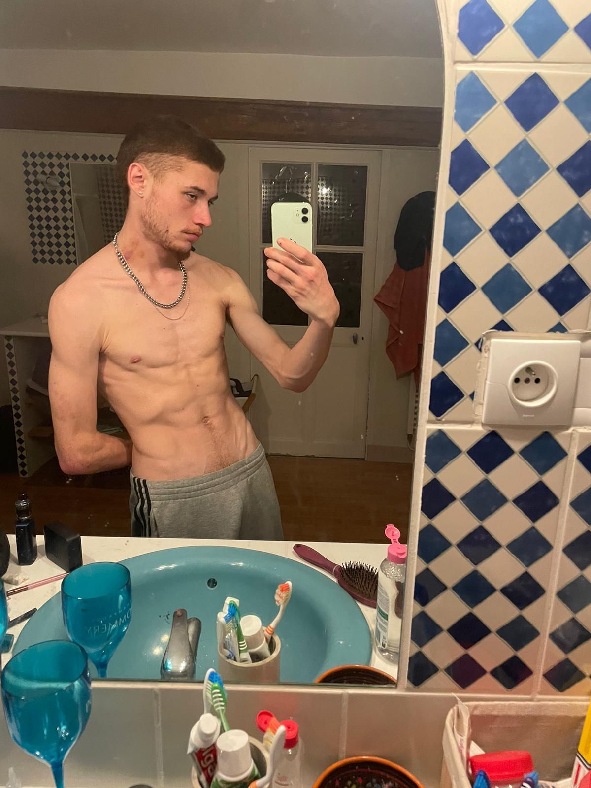 Profil de Radouan, 18 ans, Sexe Monaco à Crugny