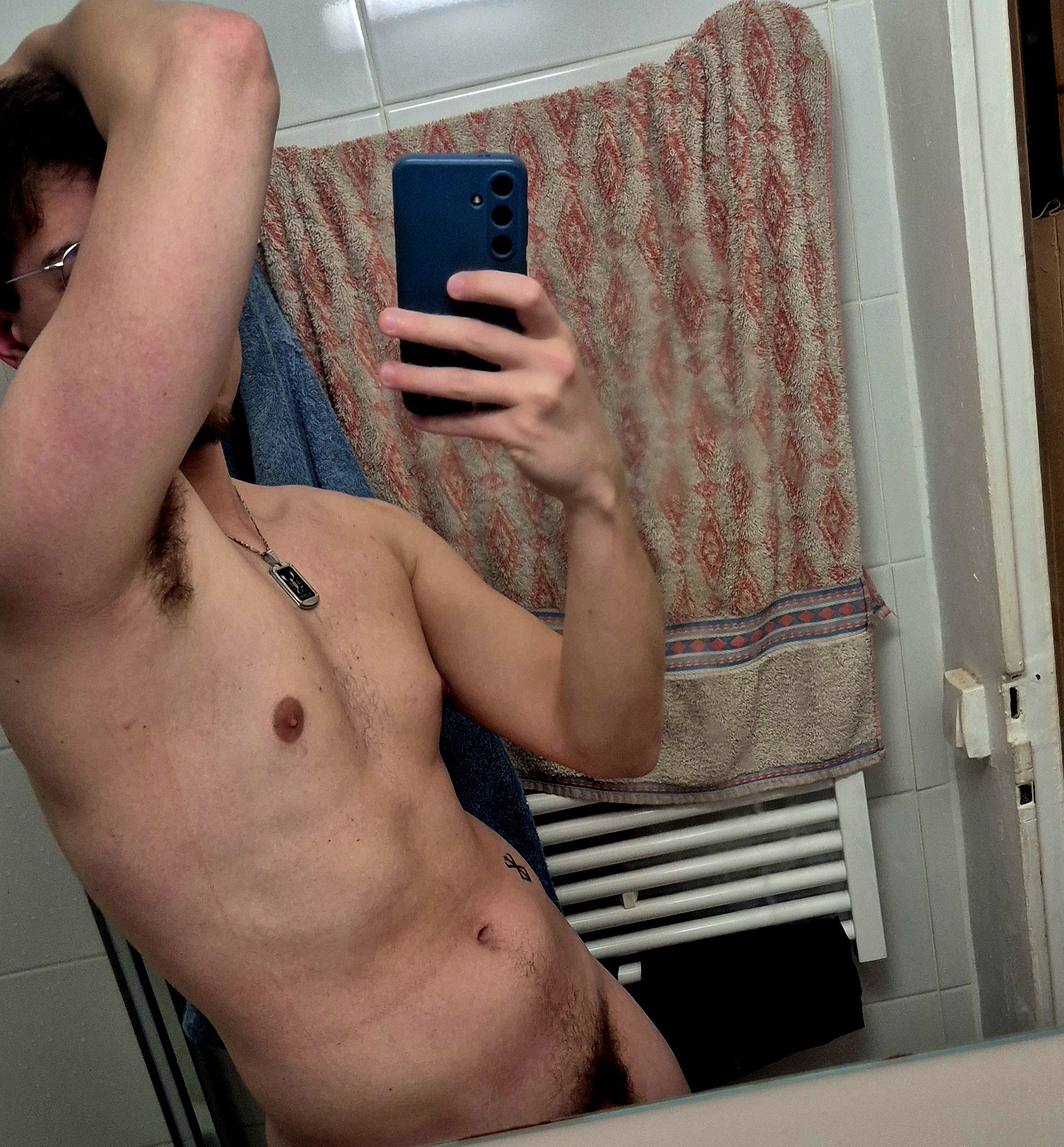 Profil de Avelino, 24 ans, Sexe Monaco à Saint-Pierre-la-Bourlhonne