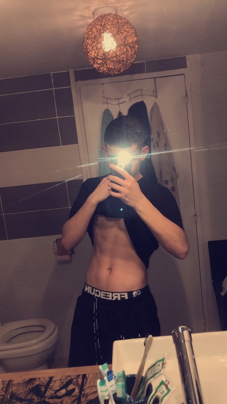 Profil de Tidjane, 20 ans, Sexe Monaco à Goualade