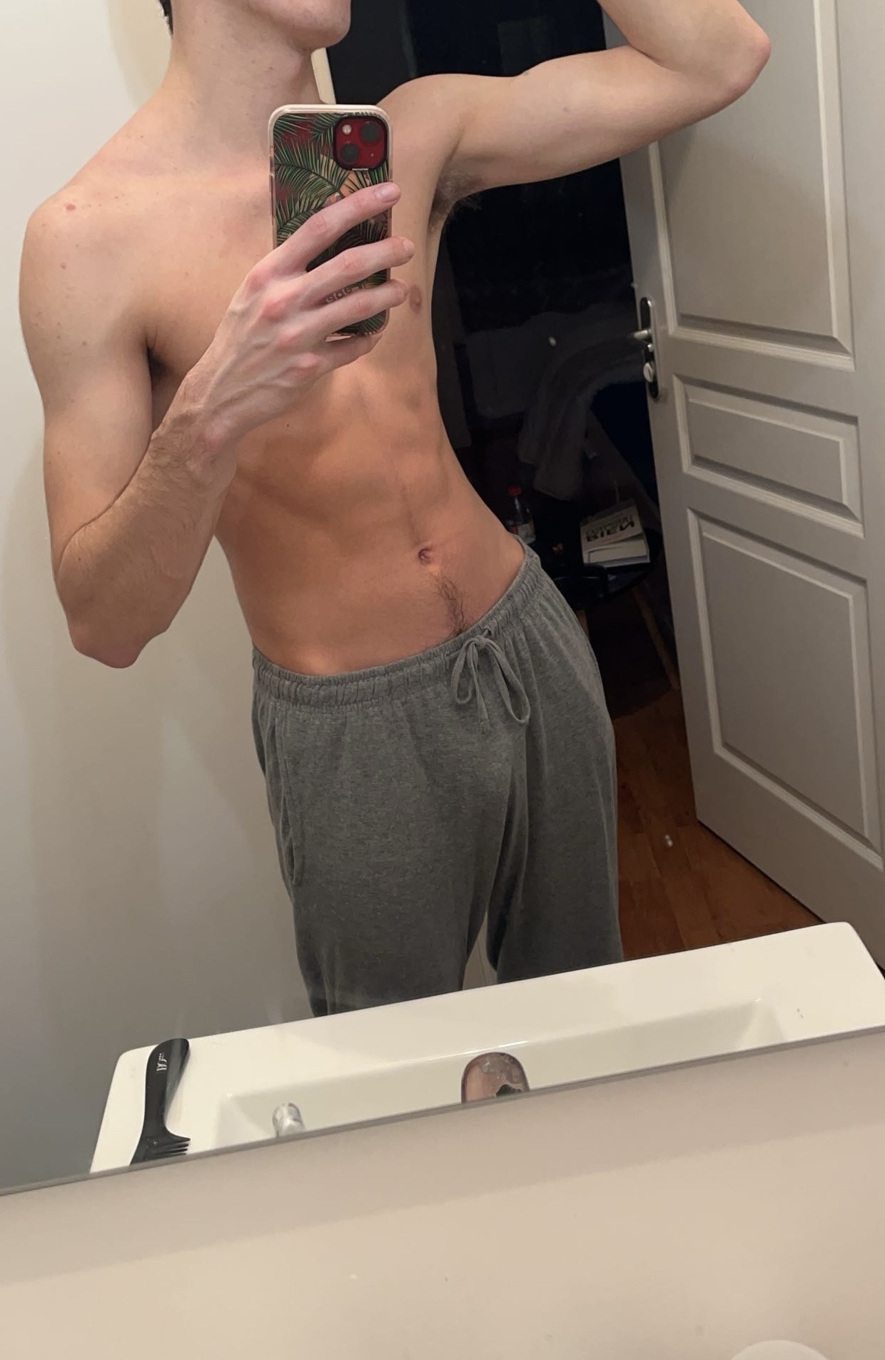 Profil de Mohcine, 24 ans, Sexe Monaco à Livry