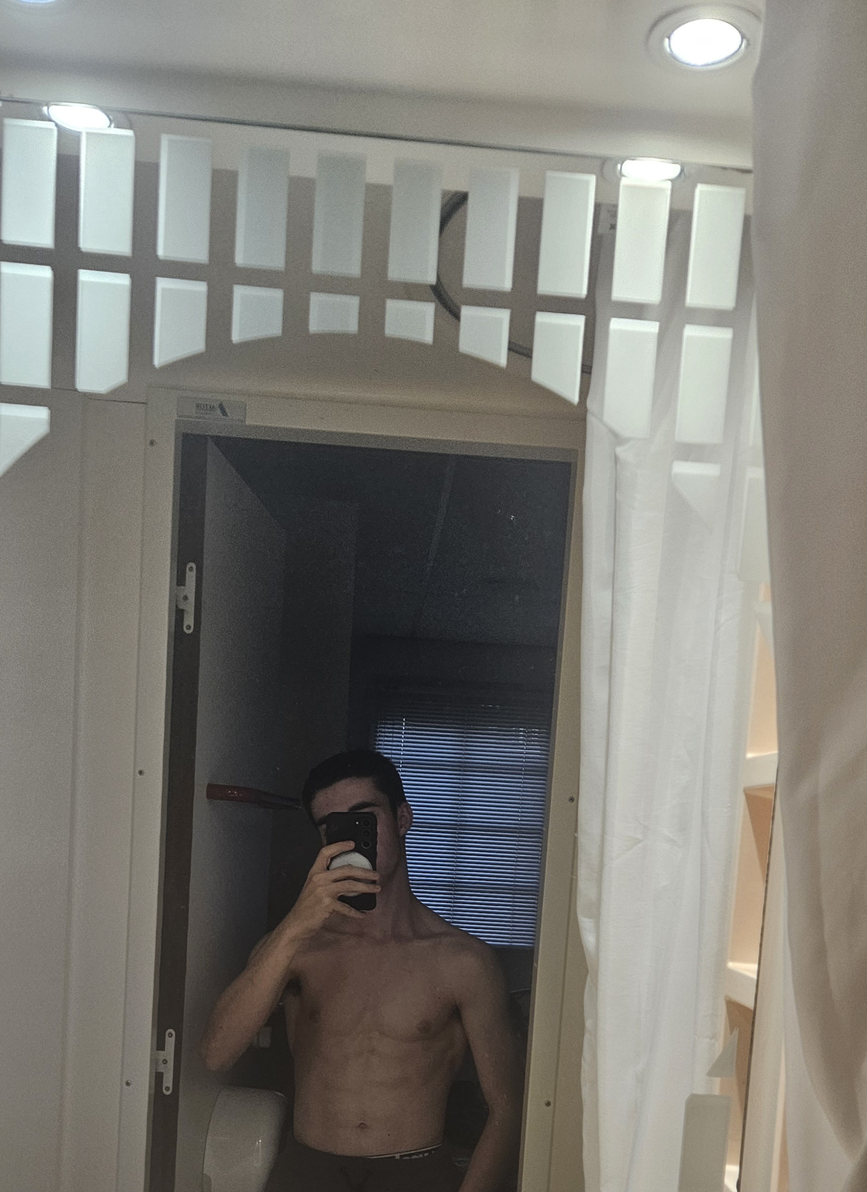 Profil de Wallace, 21 ans, Sexe Monaco à Méallet