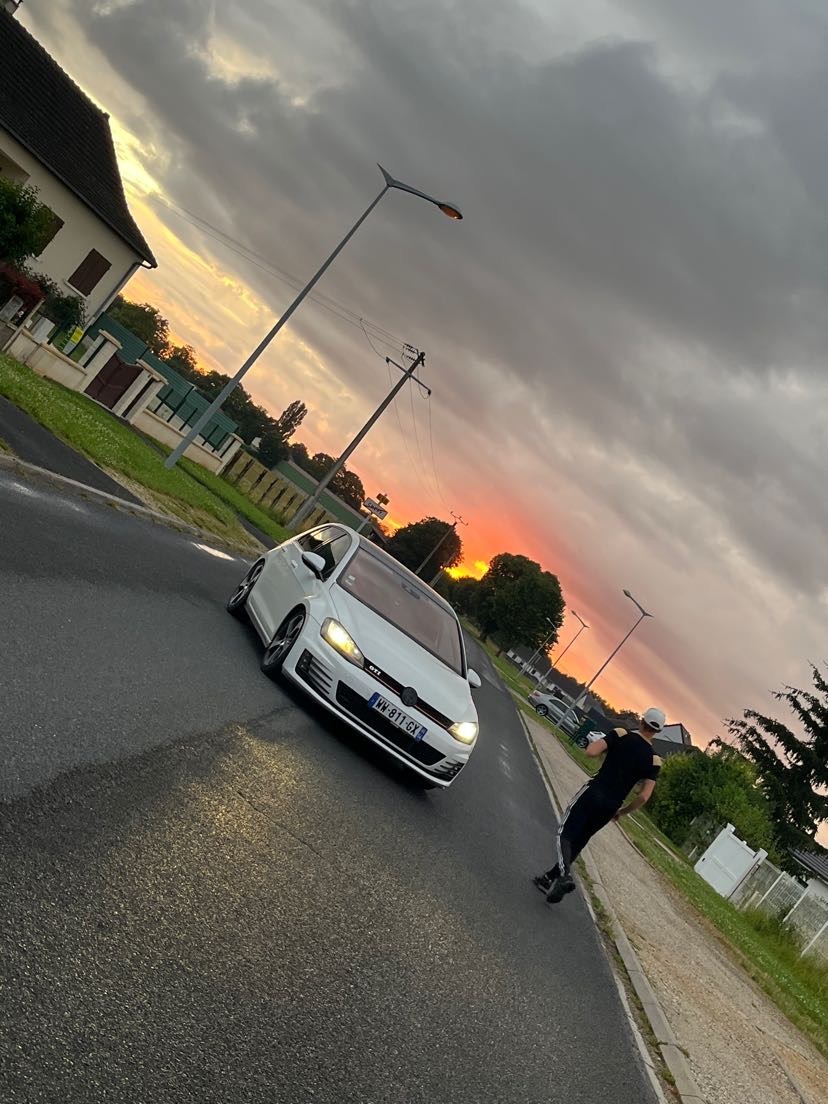 Profil de Yacob, 23 ans, Sexe Monaco à Buysscheure