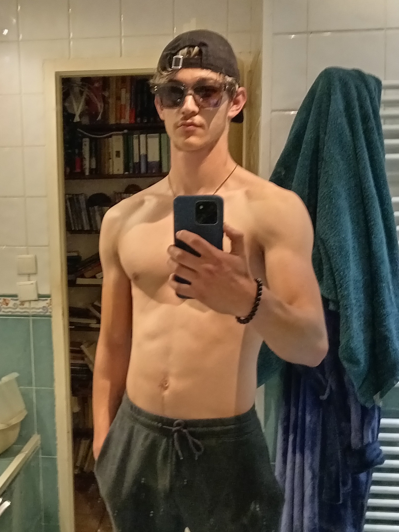 Profil de Matthys, 22 ans, Sexe Monaco à Lhuître