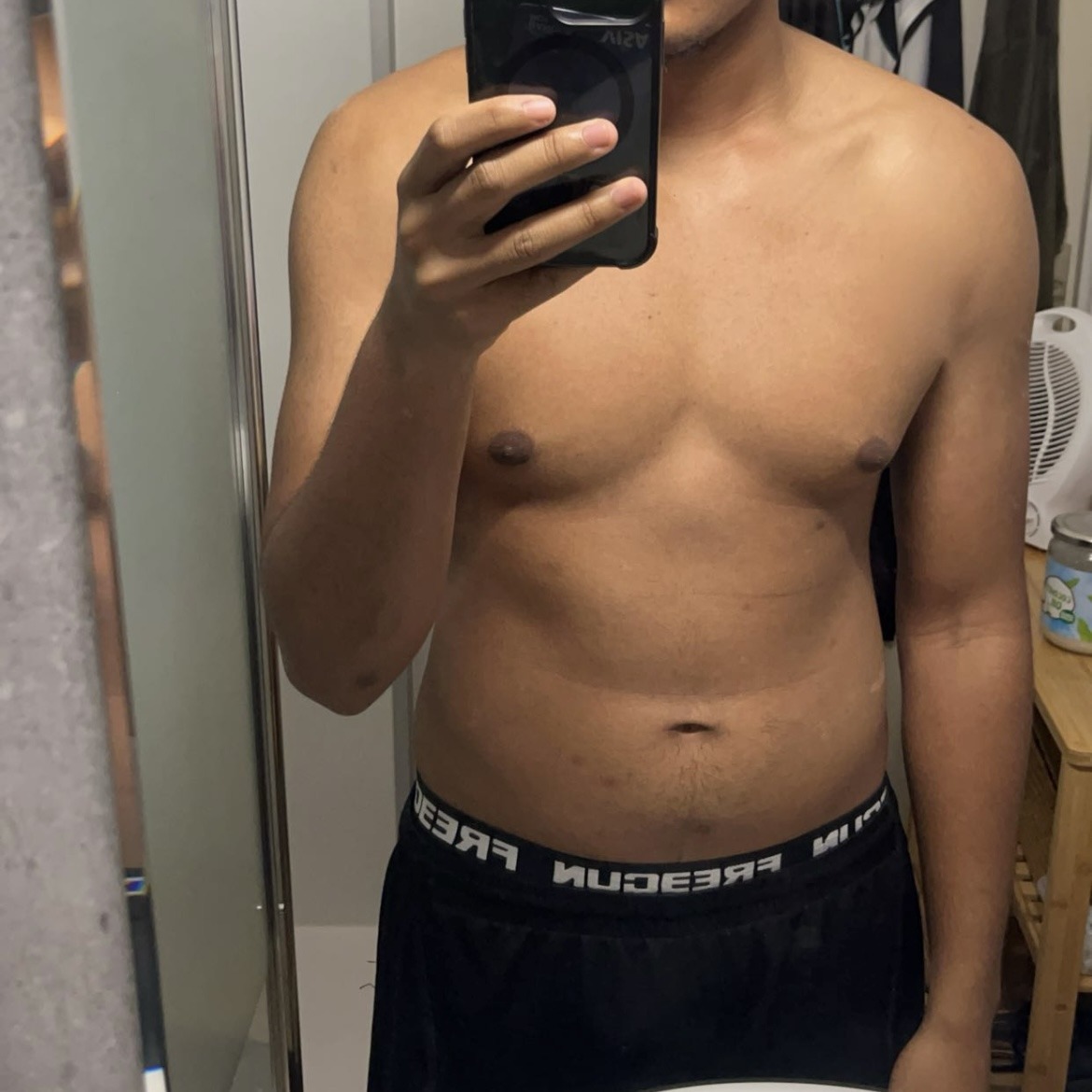 Profil de Eron, 24 ans, Sexe Monaco à Flamanville