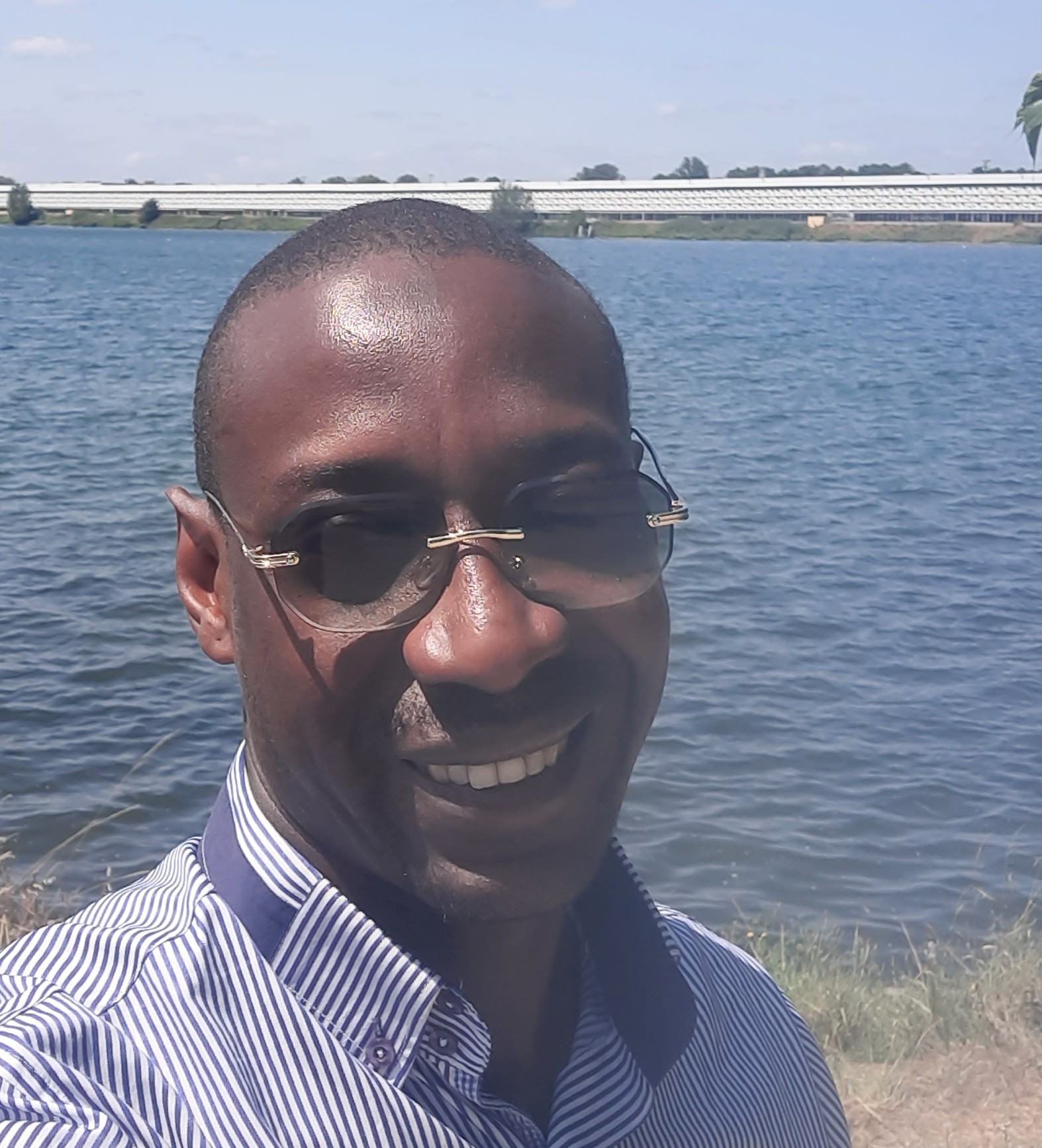 Profil de Cornelius, 40 ans, Sexe Monaco à Bailleulmont