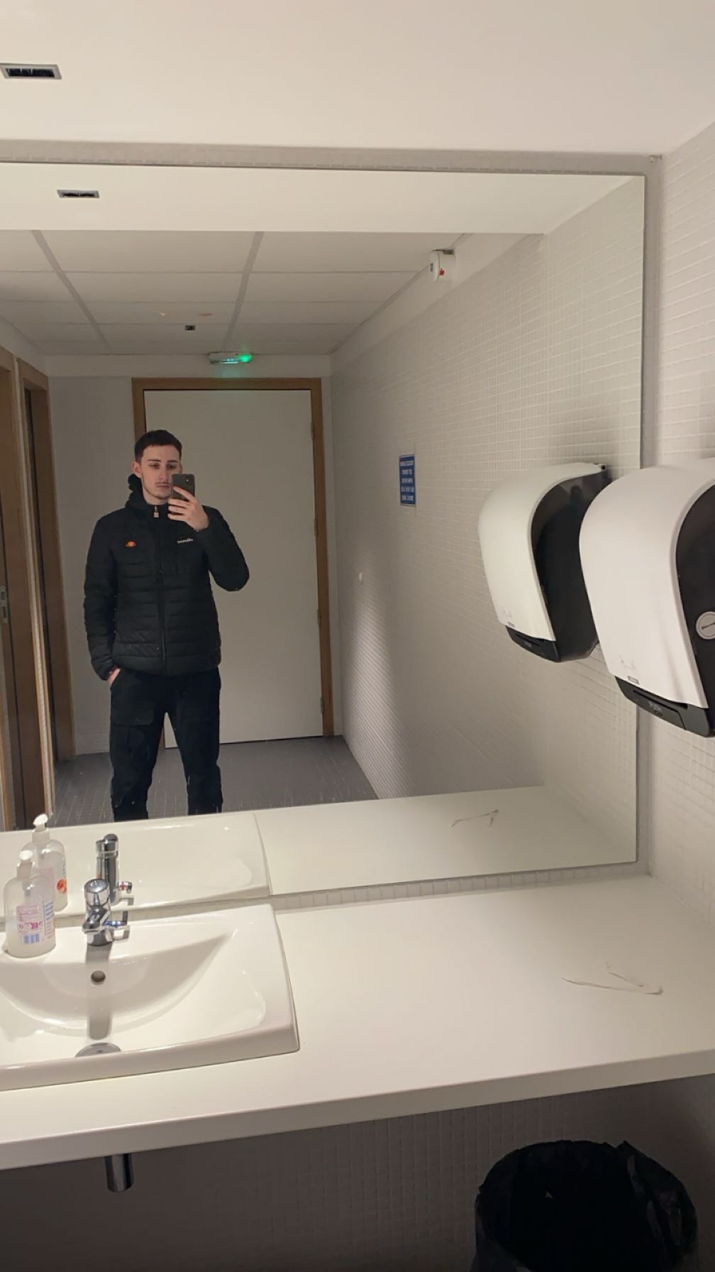 Profil de Adelio, 18 ans, Sexe Monaco à Valsemé